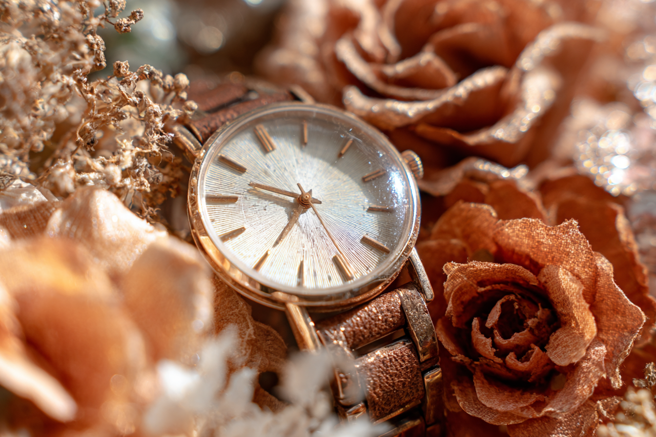 Trocken Retro Flowers Naheaufnahme Einer Uhr Mit Hintergrund | Trockenblumen Retro Flowers | Blumen