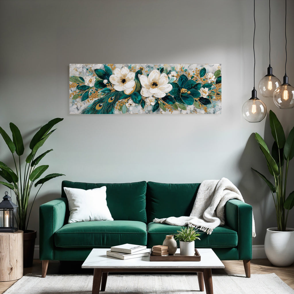 Kuenstlerische Blumenanordnung Und Pfau