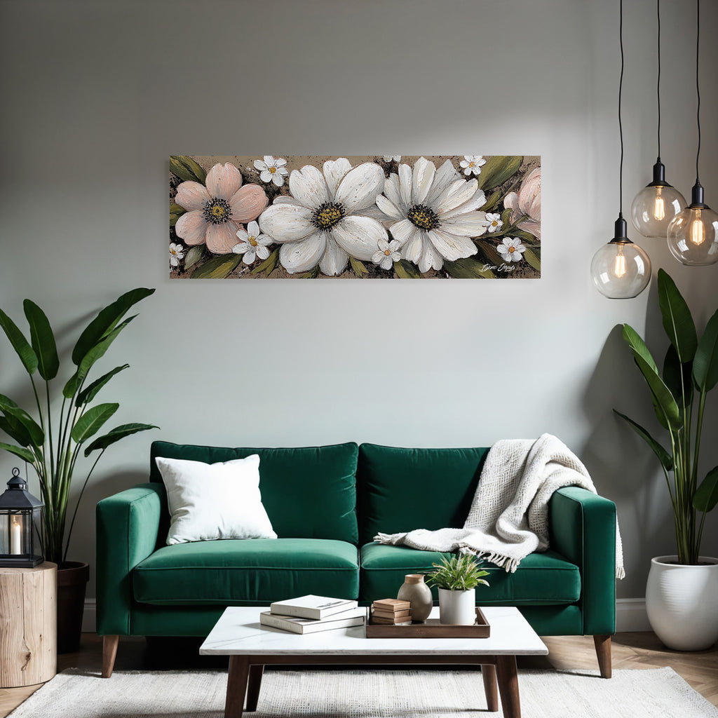Schoene Blumenanordnung Mit Weissen Und Rosa Blueten Und Gruenen Blaettern