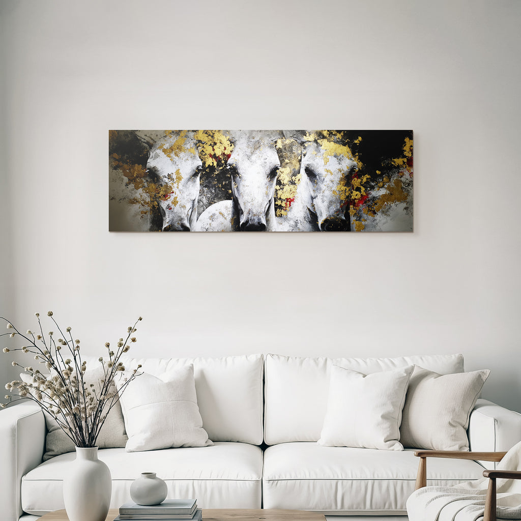 Stilisierte Pferde Gemalt Mit Gold Und Lebhaften Farben