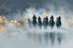Reitende Gruppe Reiternebel Traumhaft | Grandeur Chic | Einrichtungsstile