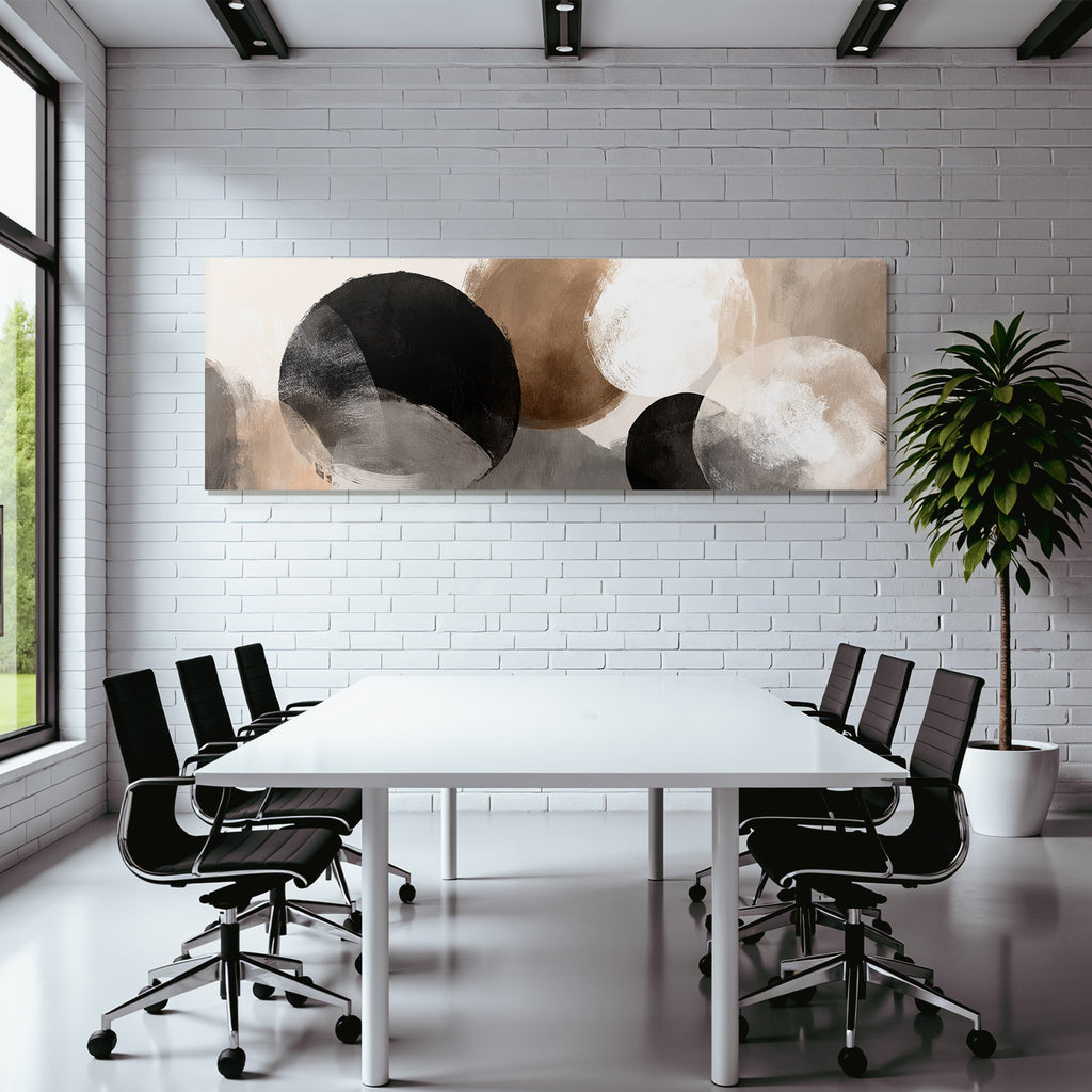 Abstrakte Komposition Mit Kreisformen In Gedaempften Farbtoenen Von Schwarz Weiss Und Beige