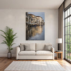 Scenic Europaeische Strasse Mit Cafes Reflektierender Boden Tranquil