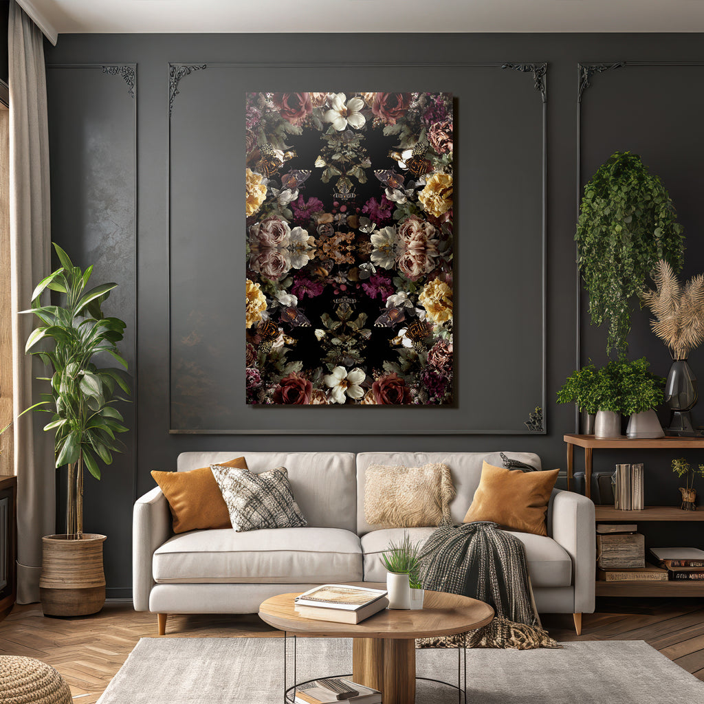 Symmetrisches Blumen Und Schmetterlingsdesign Auf Dunklem Hintergrund