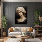 Weibliche Figuren Mit Blumen Und Dunklem Hintergrund