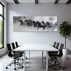 Dynamische Horses In Schwarz Mit Abstrahierter Hintergrund