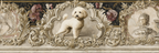 Fluffy Weisser Hund In Ornate Rahmen Mit Floralen Designs | Klassisch | Einrichtungsstile