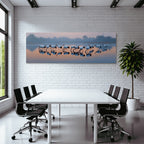 Ruhige Landschaft Cranes Im Wasser Mit Reflexionen Bei Daemmerung