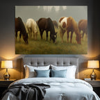 Pferde Grasen In Nebliger Landschaft Impressionistische Kunst