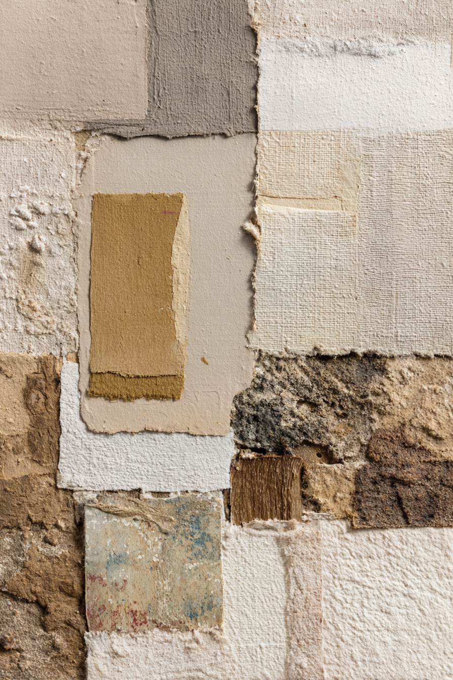 Texturierte Wand Collage Erdtöne Kunst Inspiration | Gold und Beige | Farbenwelten