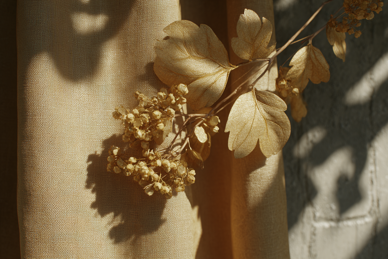 Texturiertes Stoff Mit Getrockneten Blumen Und Blättern Goldene Farbe | Gold und Beige | Farbenwelten