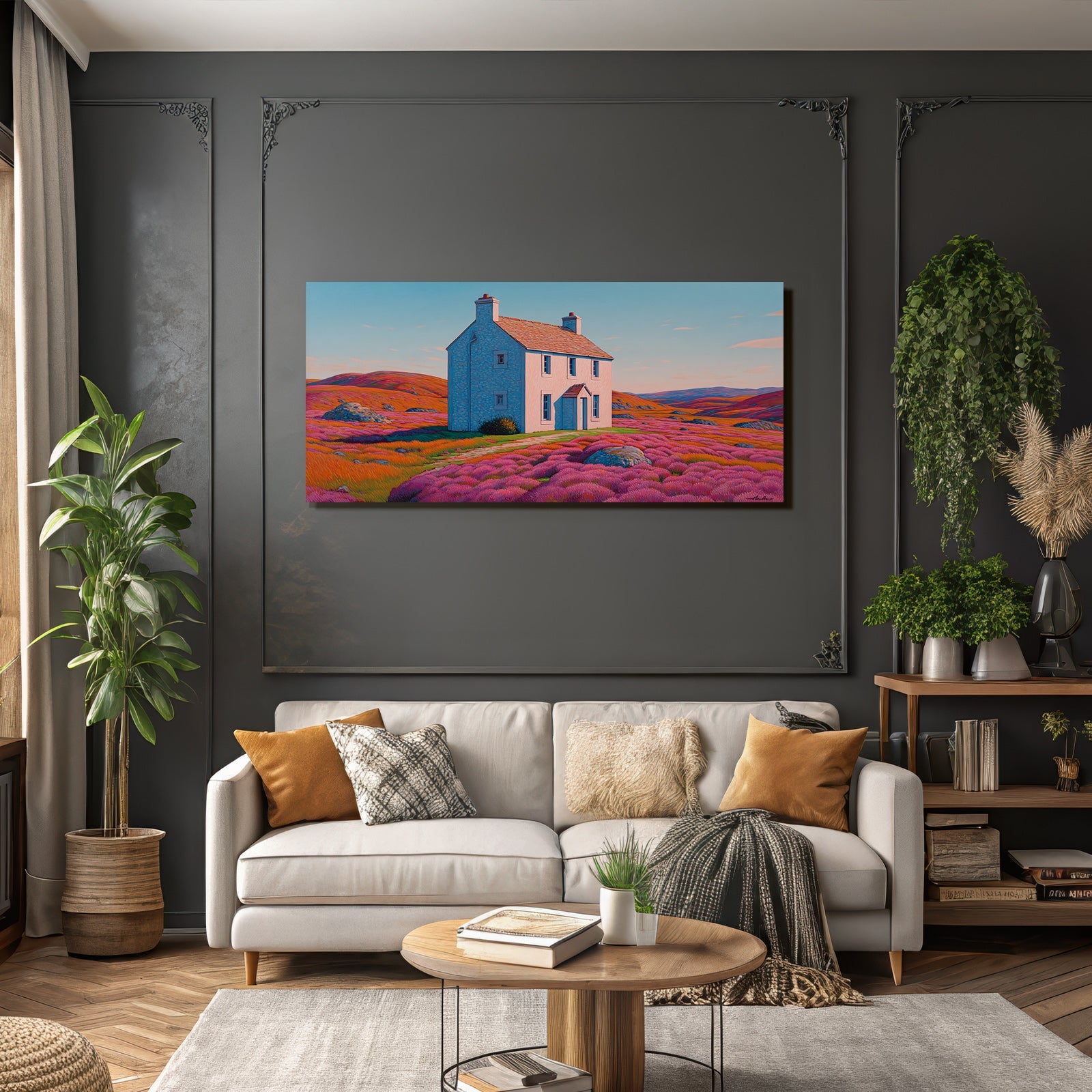 Buntes Haus Umgeben Von Pinkfarbenen Feldern Und Hügeln