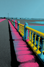 Neon Und Popfarben Beach Promenade Bunte Balken Künstlerische Darstellung Coastal Town | Neon und Popfarben | Farbenwelten