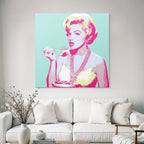 Neon Und Popfarben Glamour Und Indulgence Frau Mit Schale Und Löffel Pop Art