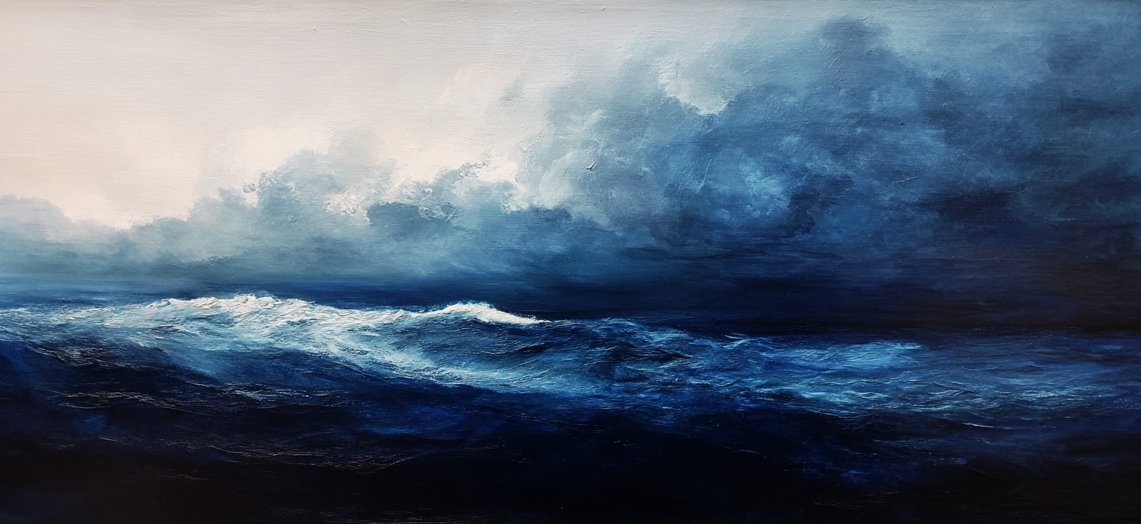 Blau Sturmsee Mit Dramatischen Wellen Und Gewittrigem Himmel | Petrol Maritim Delfter Blau | Farbenwelten