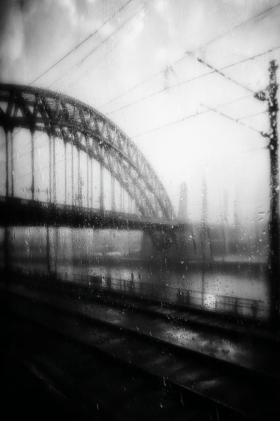Regennasser Brücke Durch Fenster Schwarzweiss | Schwarz Weiss | Farbenwelten