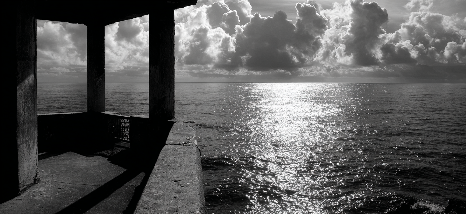 Strukturelle Aussicht Auf Meer In Schwarz Weiss | Schwarz Weiss | Farbenwelten