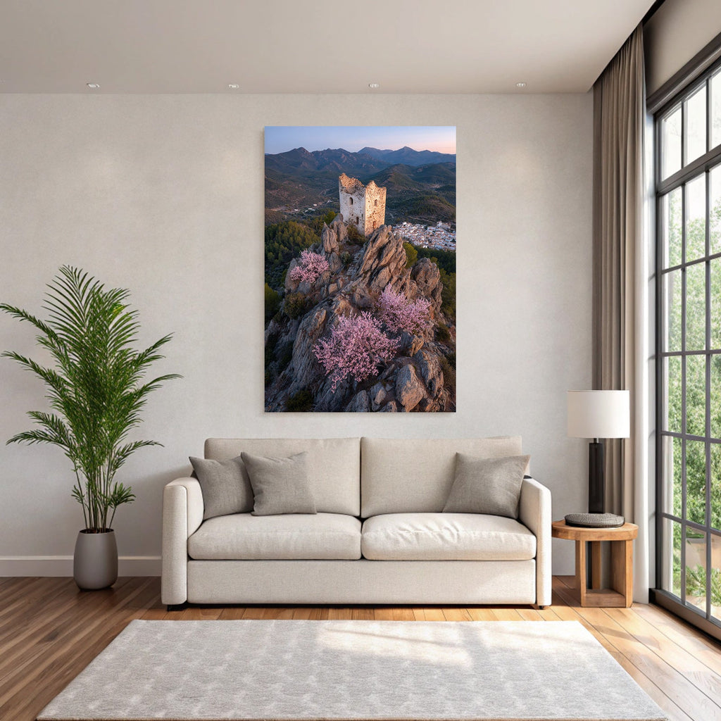 Ruinierter Turm Auf Felsen Umgeben Von Bluhenden Rosa Baumern Mit Dorfdurchblick