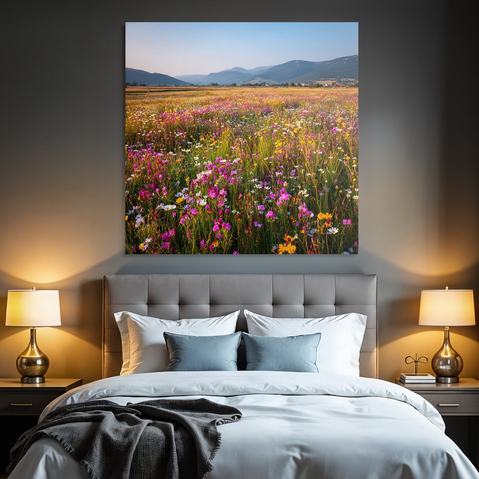 Blumige Wiese Mit Bergen Und Himmel
