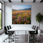 Blumige Wiese Mit Bergen Und Himmel