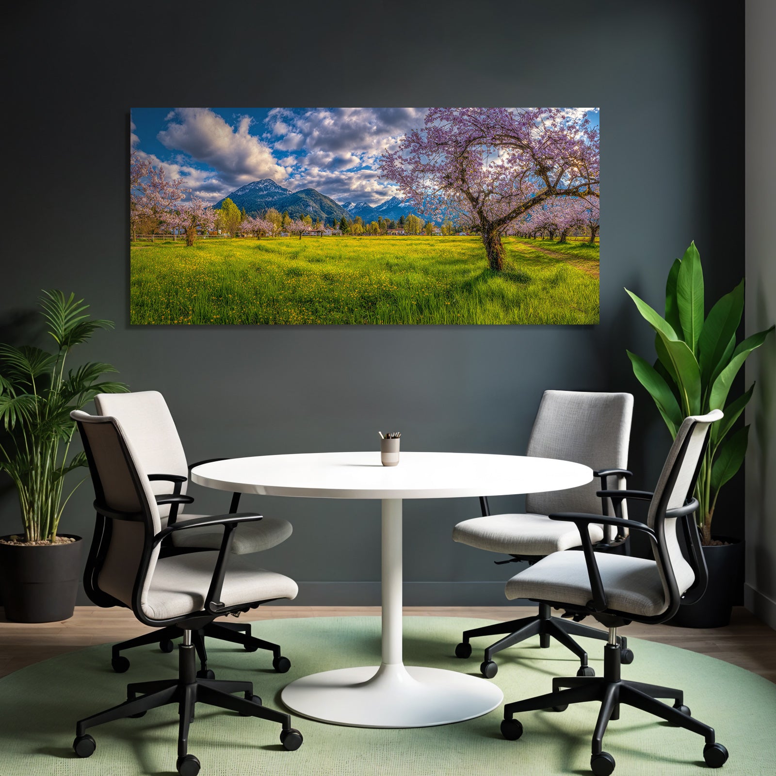Bluhende Kirschbaume Mit Gelben Blumen Im Fruhling Mountains Hintergrund
