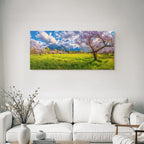 Bluhende Kirschbaume Mit Gelben Blumen Im Fruhling Mountains Hintergrund