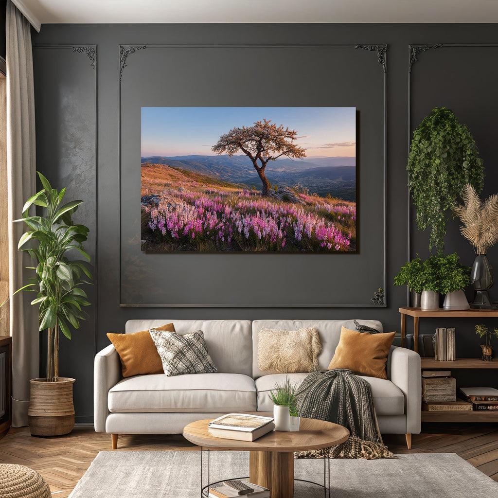 Einsame Tree Blumen Hügel Zauberhafte Sky Zauberhafte Natur Ruhe