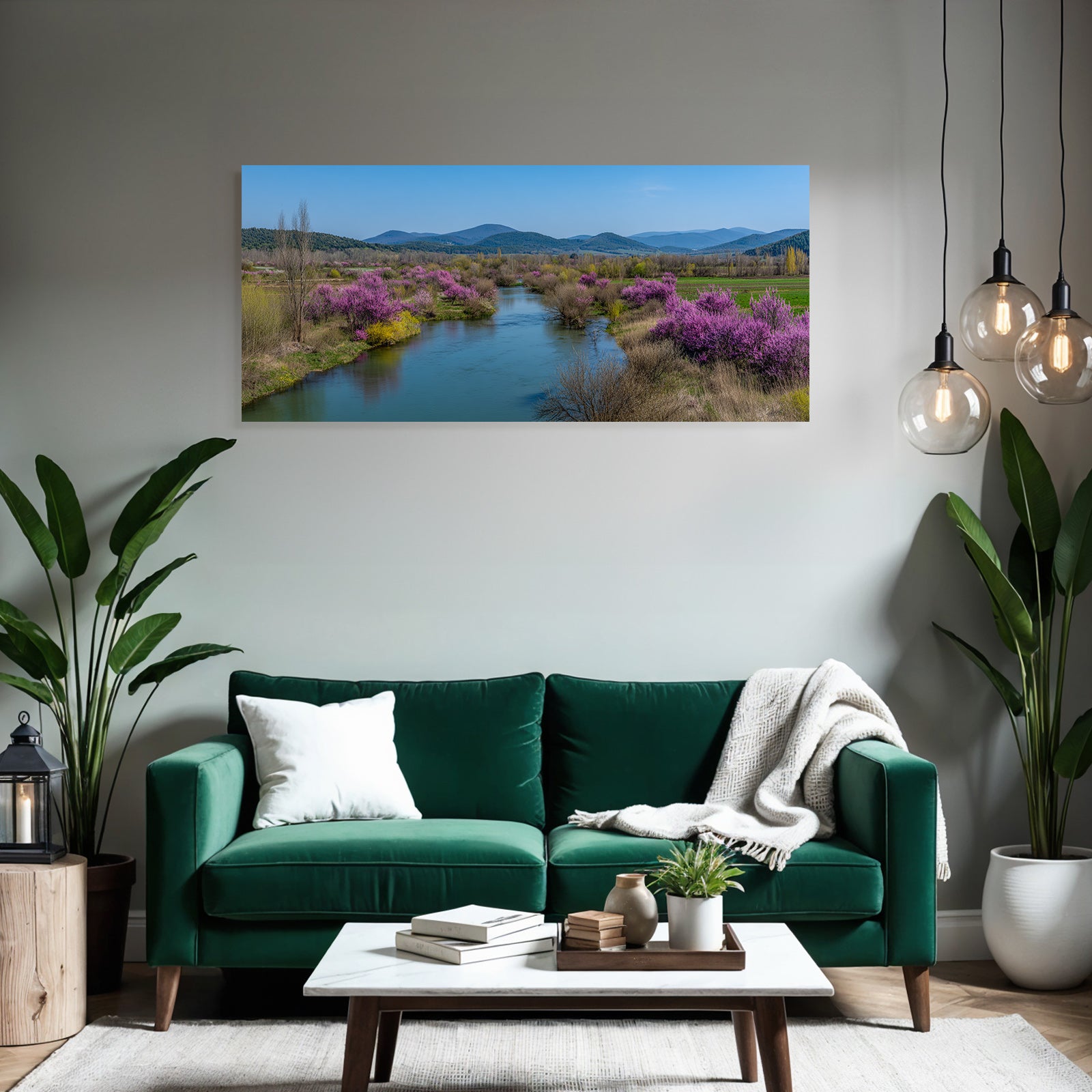 Flusslandschaft Lila Baumblütene Grünen Hügel Klarehimmeledag