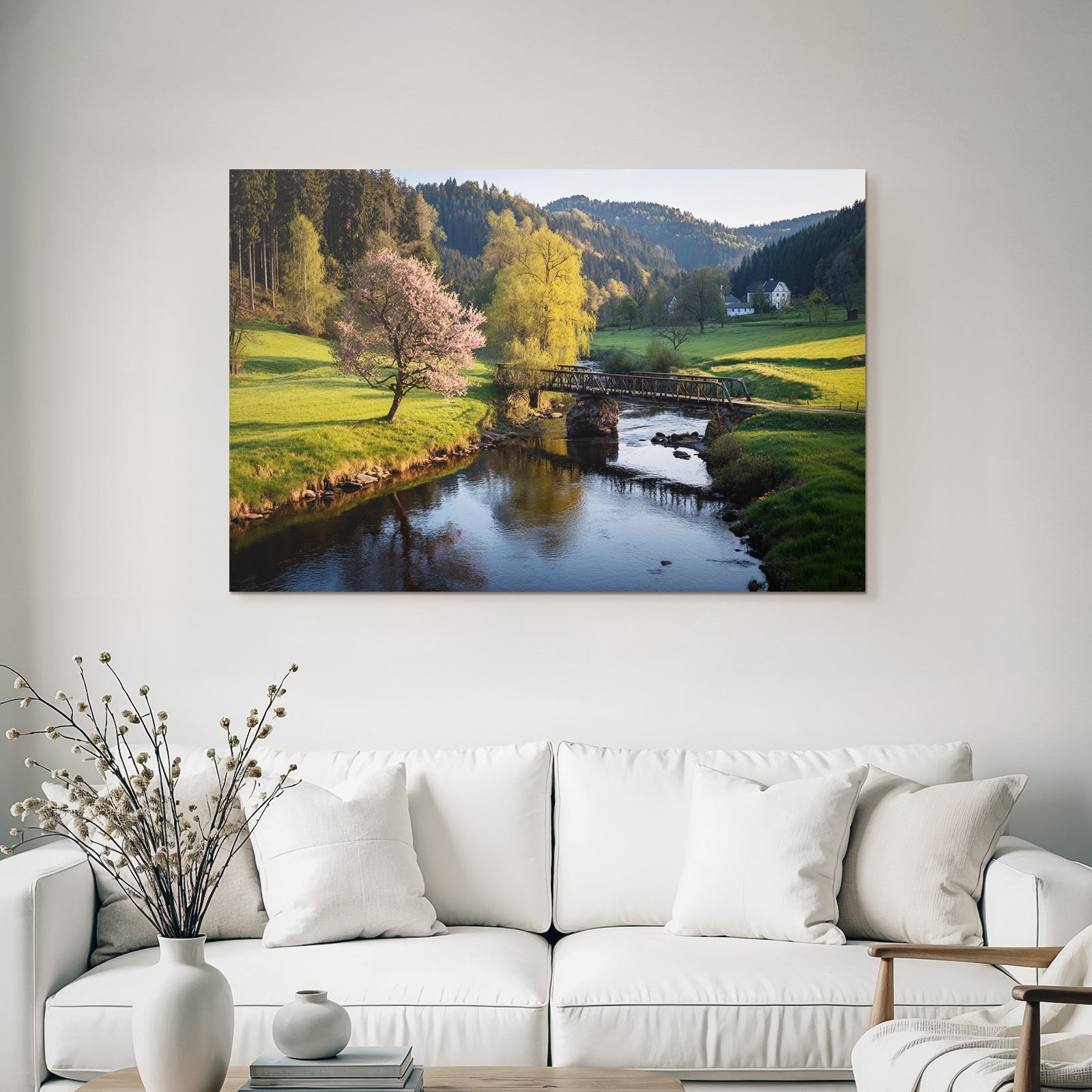 Friedliche Landschaft Mit Fluss Und Brücke Blühende Bäume Hügel