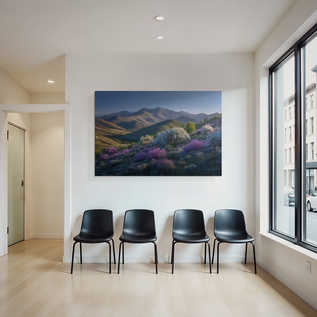 Ruhige Landschaft Bergige Hügel Bunte Blumen Sommer