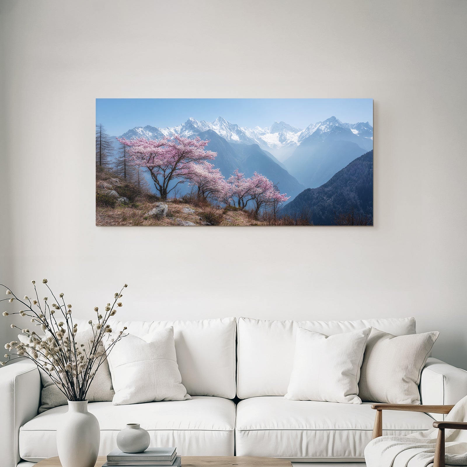 Schneebedeckte Berge Und Kirschblüten Im Frühling