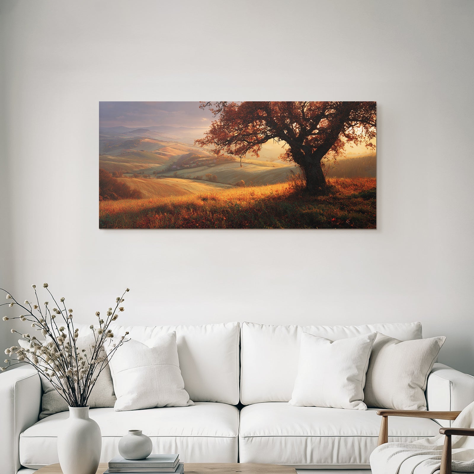 Landschaft Mit Einem Einzeln Baum Und Bunten Blättern