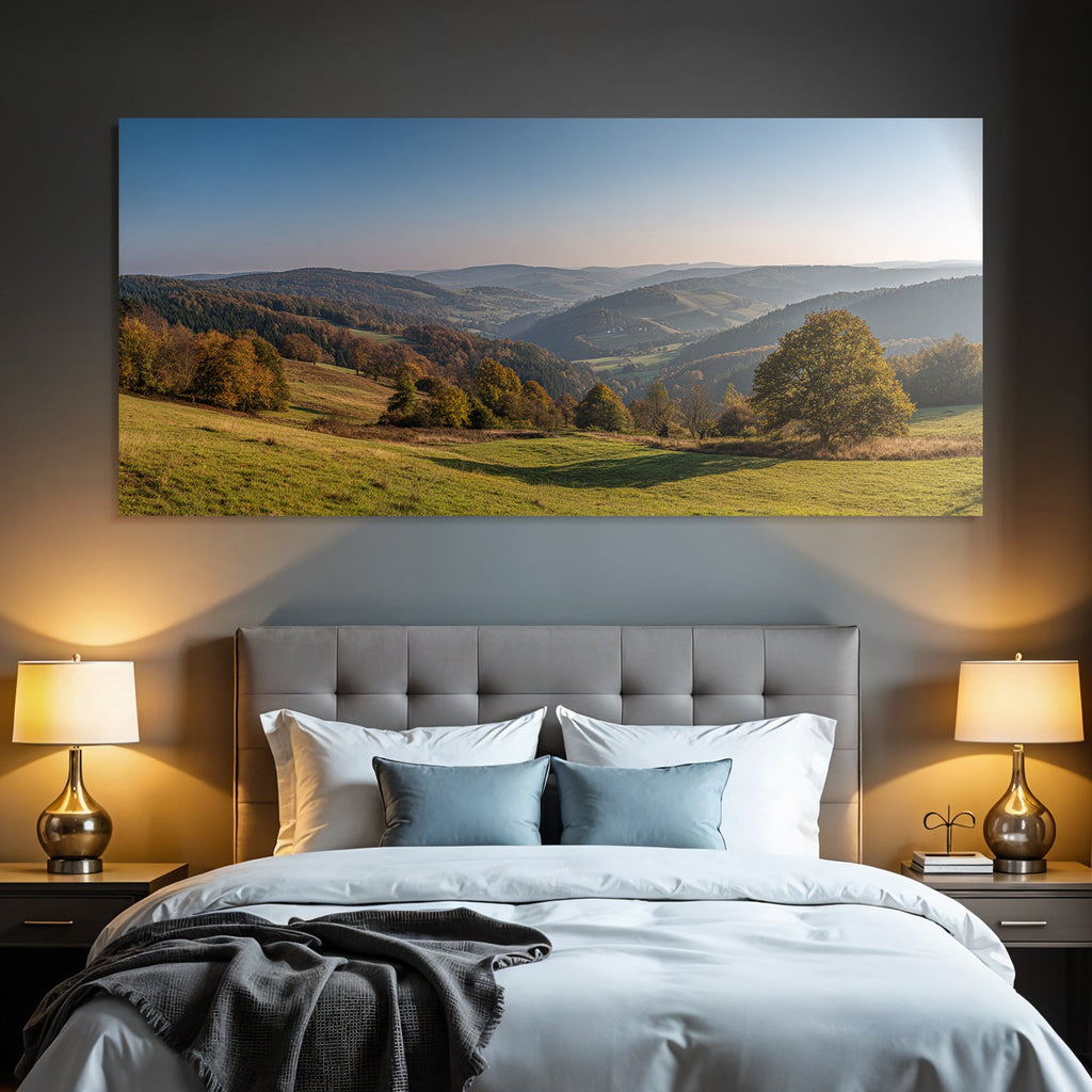 Liche Landschaft Mit Hügeln Und Blaüm Himmel