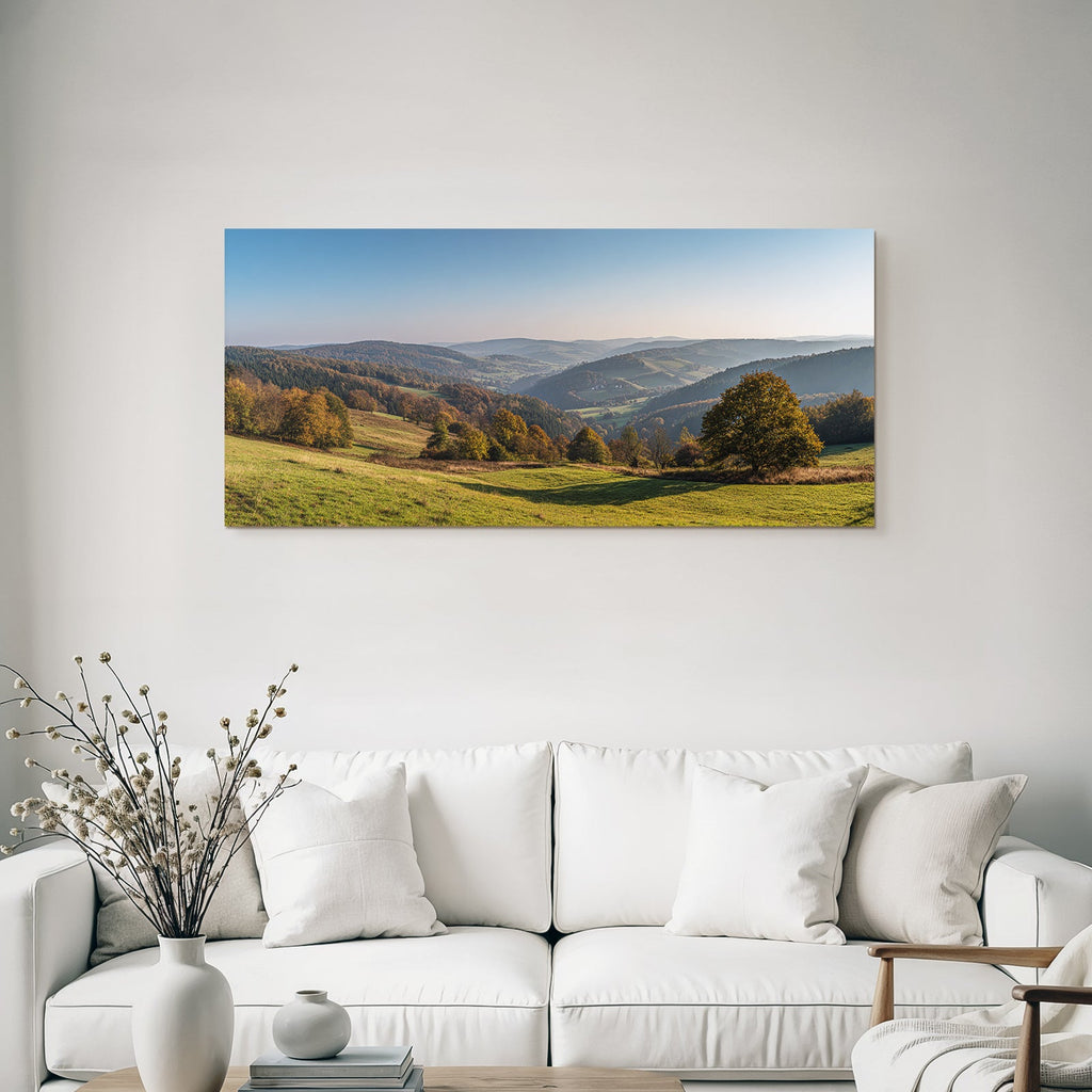 Liche Landschaft Mit Hügeln Und Blaüm Himmel