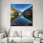 Ruhige Herbstlandschaft Mit See Und Bergen