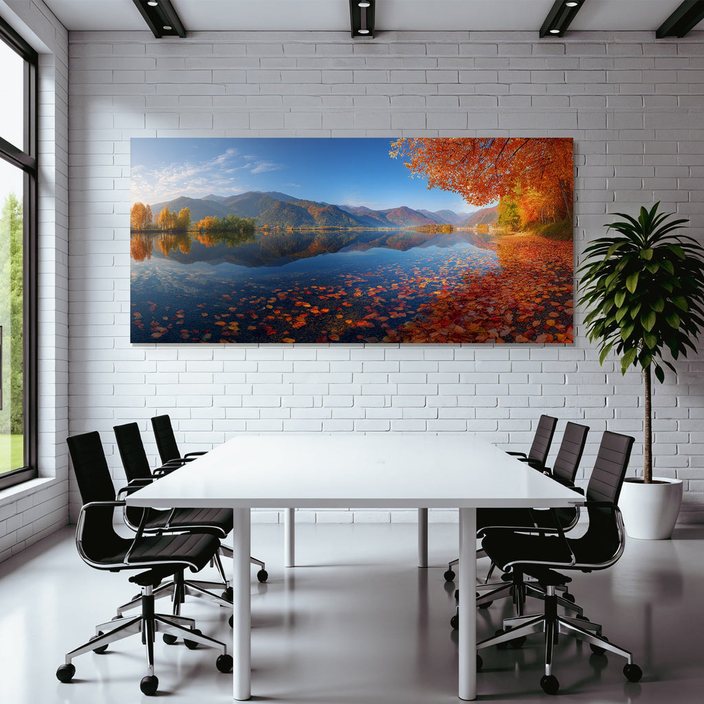 Herbstlandschaft Am See Umgeben Von Bergen Mit Bunten Blättern