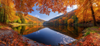 Herbstlandschaft Spiegelung Am See Mit Bunten Bäumen | Indian Summer | Jahreszeiten