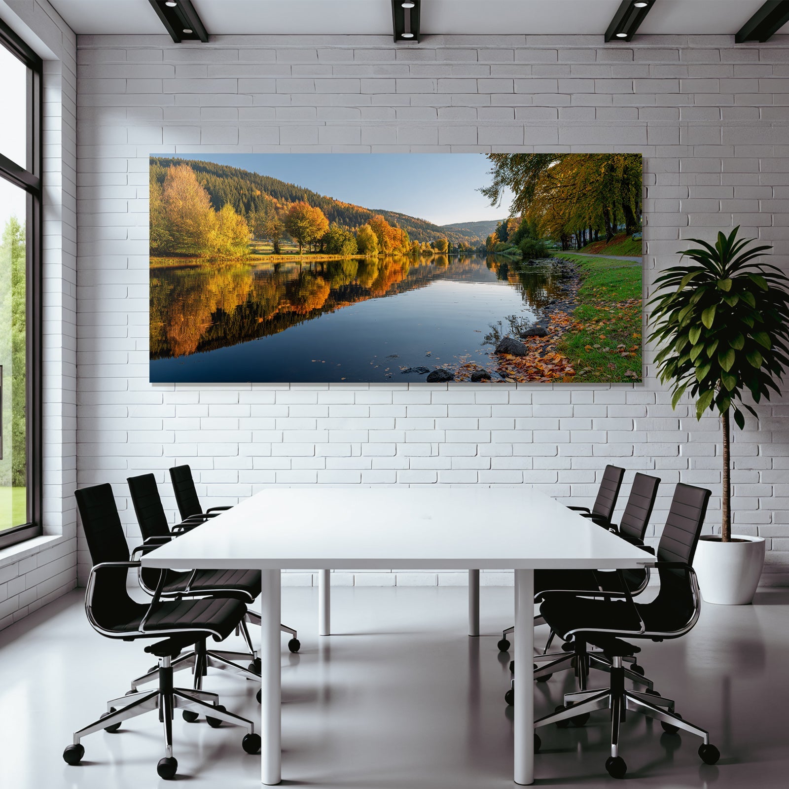 Herbstliche Riverside Szenen Mit Reflektierendem Wasser Und Bäumen