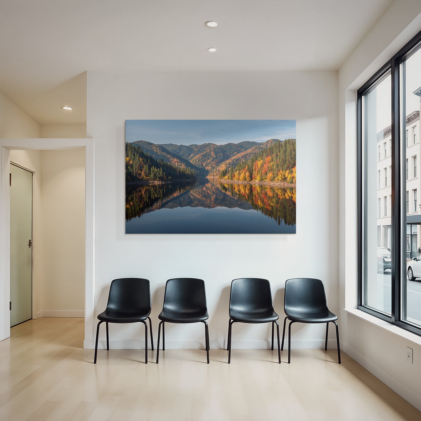 Ruhige Landschaft Herbstsee Mit Buntem Laub