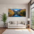 Ruhige Landschaft Herbstsee Umgeben Von Bergen Und Bäumen