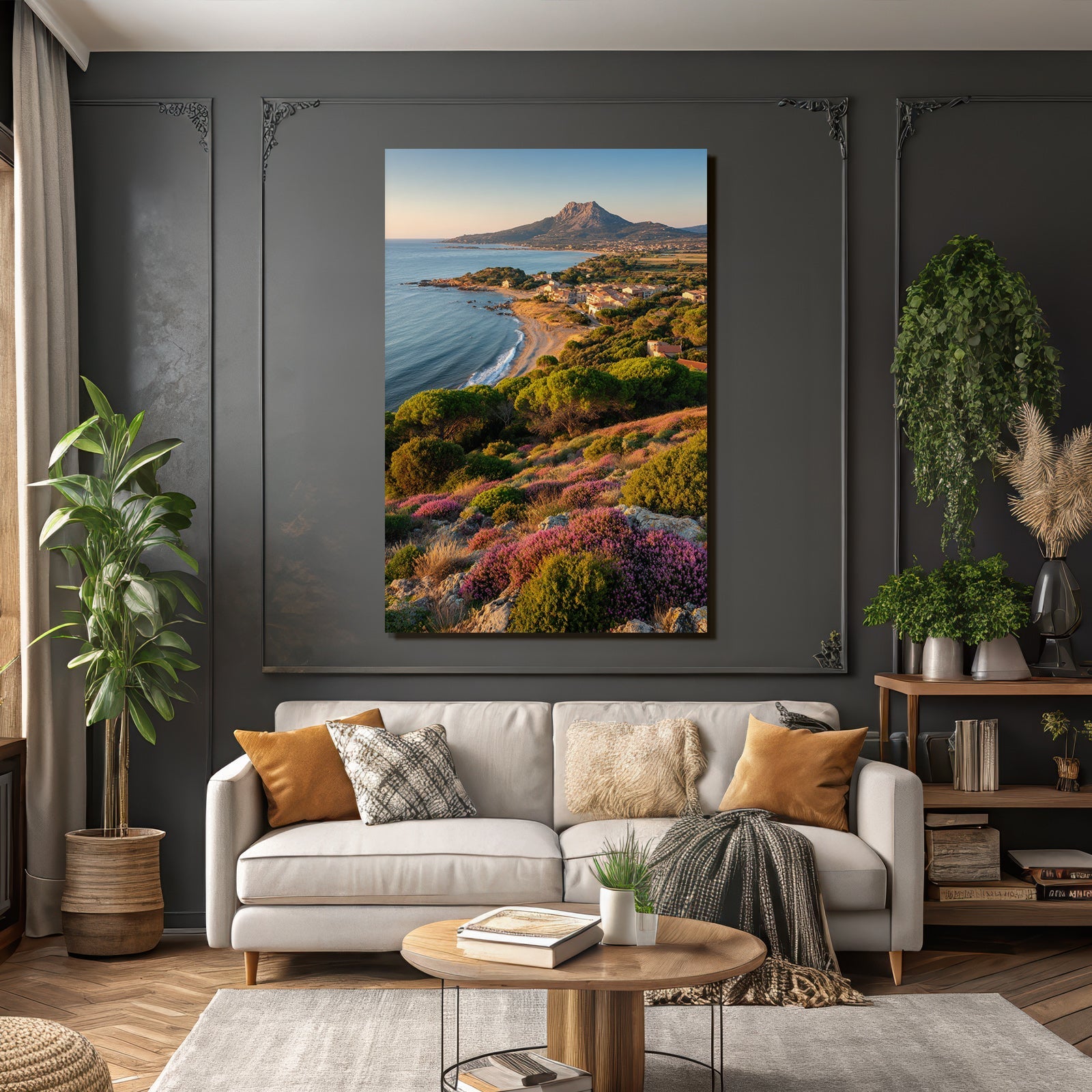 Scenic Küstenlandschaft Beach Grün Pflanzen Gebirge Stimmungsvoll