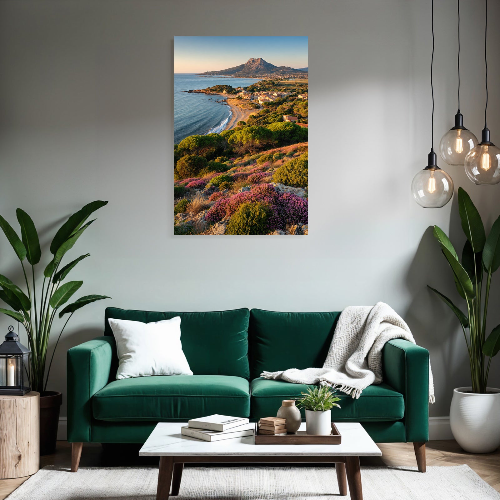 Scenic Küstenlandschaft Beach Grün Pflanzen Gebirge Stimmungsvoll