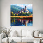 Burg Auf Hügel Mit Blumen Und Bergspiegelung Impressionismus