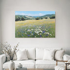 Szenische Landschaft Viele Bunte Wildblumen Hügel Blaür Himmel