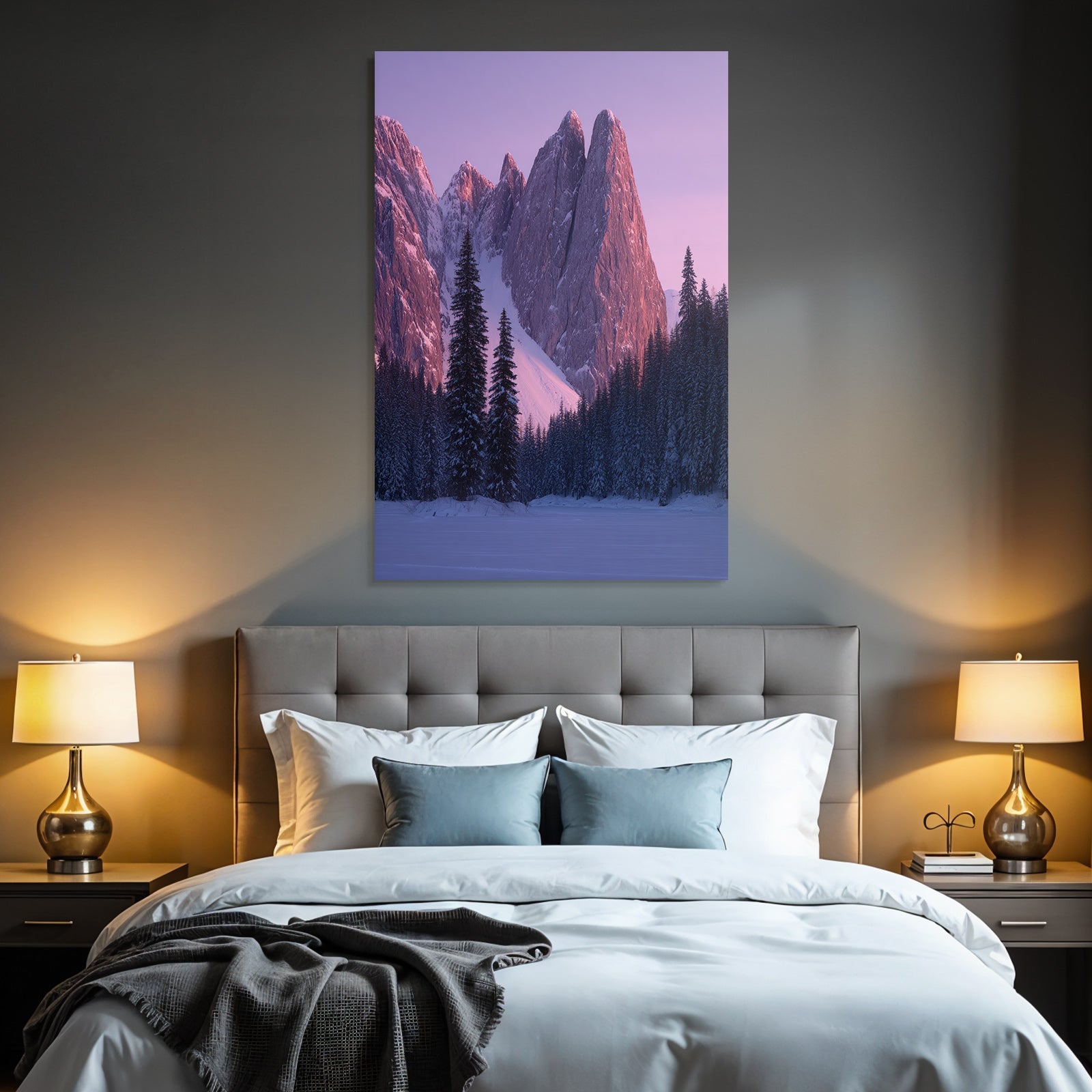 Ruhevolle Landschaft Mit Verschneiten Bergen Und Tannenbaum