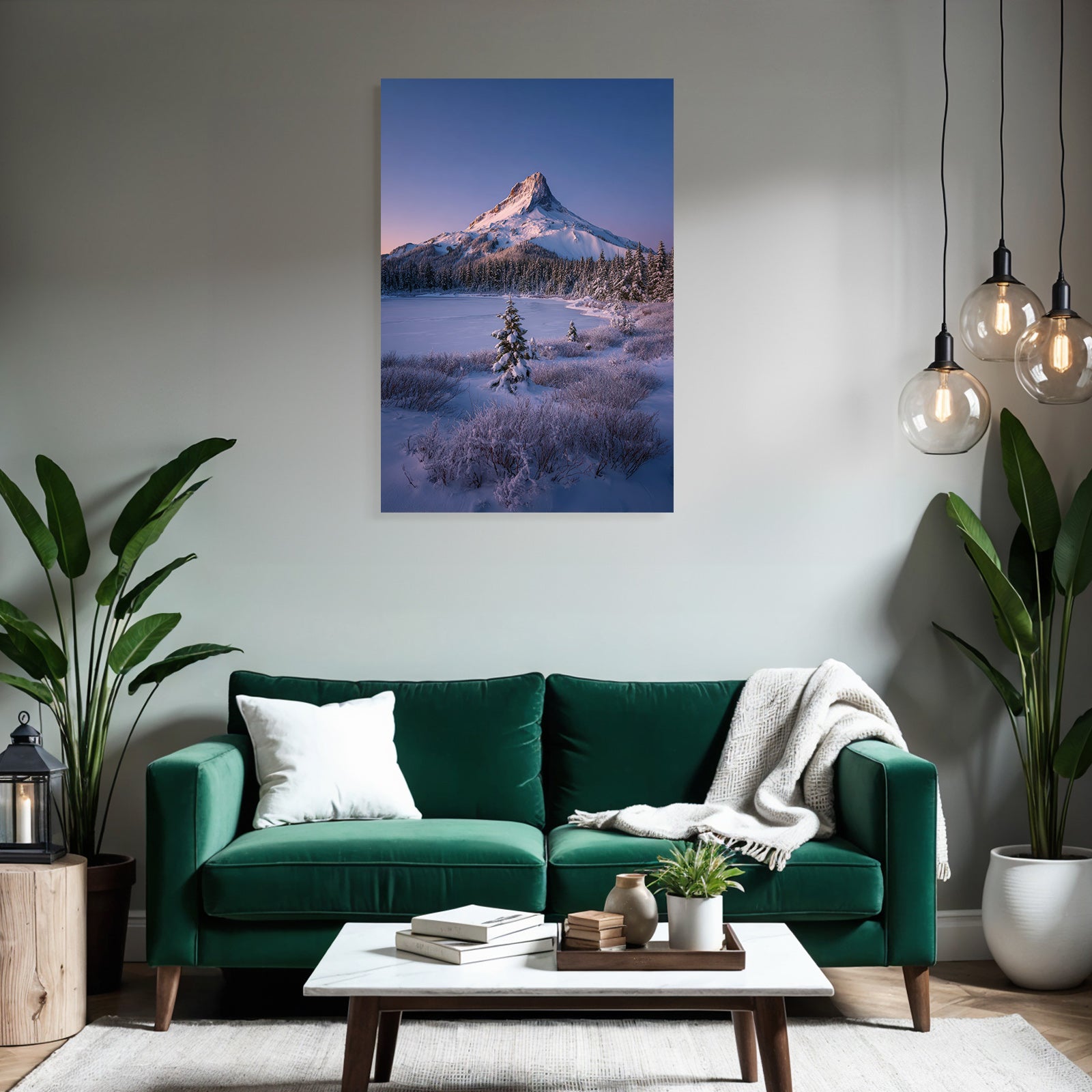 Schneebedeckte Berglandschaft Mit Eingefrorenem See Und Evergreen Bäumen