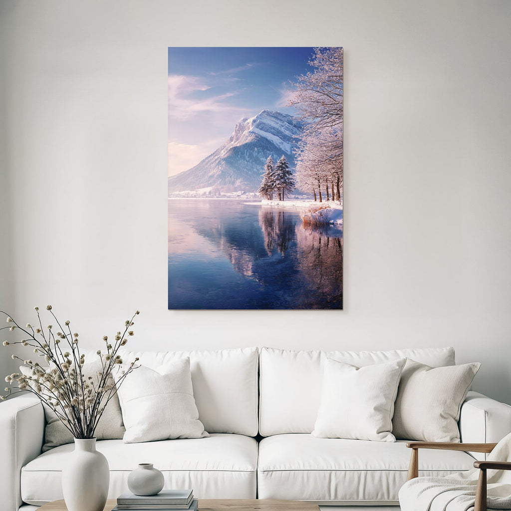 Schneebedeckte Landschaft Mit Bergen Und See