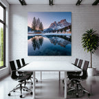 Ruhige Landschaft Schneebedeckte Berge Und See