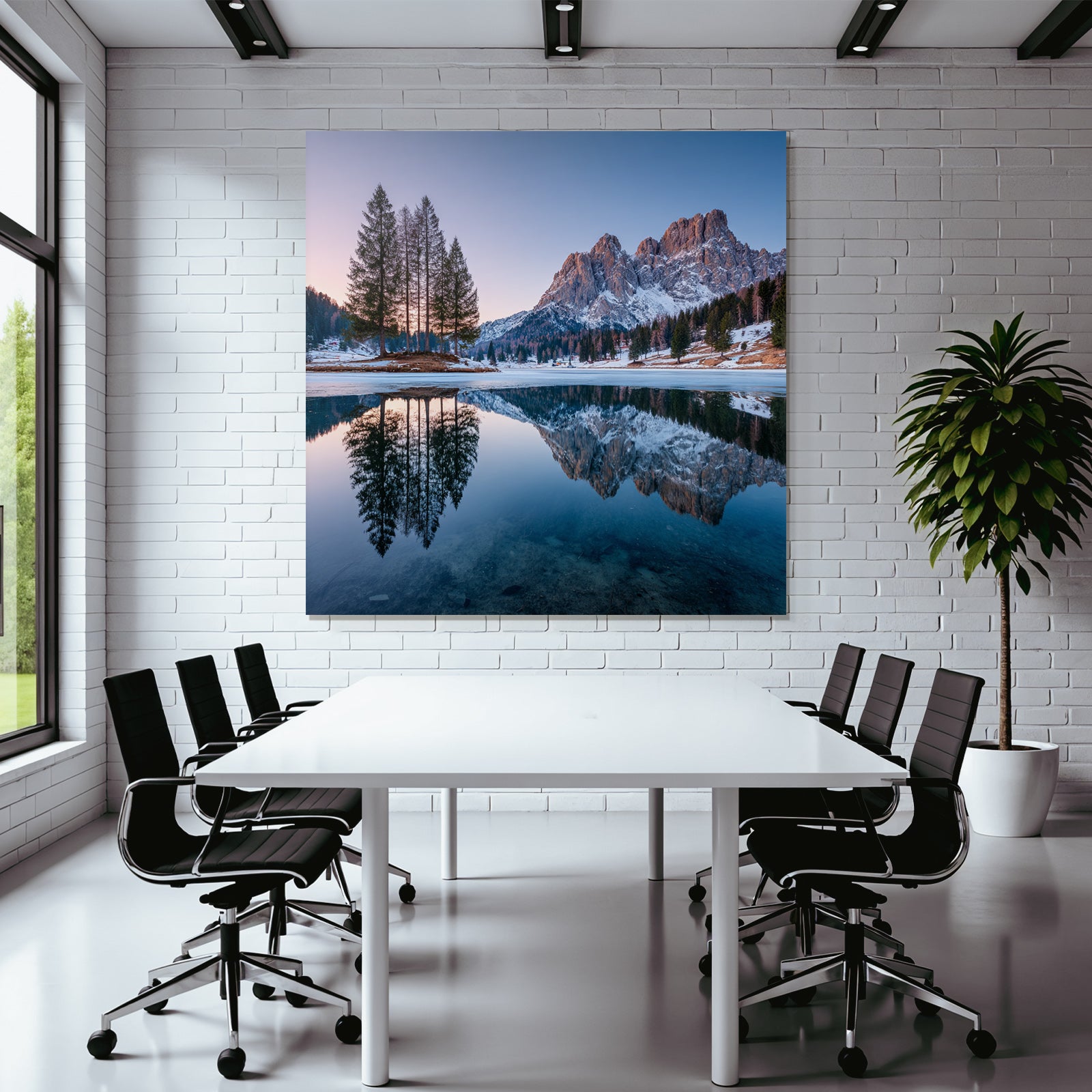 Ruhige Landschaft Schneebedeckte Berge Und See