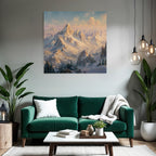 Schneebedeckte Berglandschaft Mit Evergreen Bäumen Dämmerung